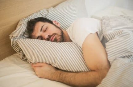 Optimal uyqu vaqti qancha bo‘lishi kerak?