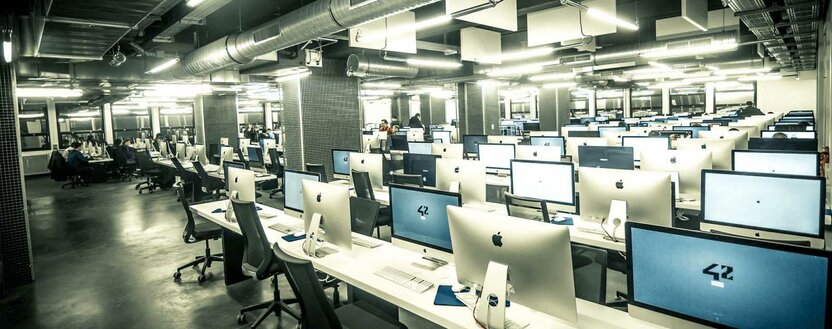 O‘qituvchisi ham, darsligi ham yo‘q universitet: Ecole 42 fenomenini o‘rganamiz