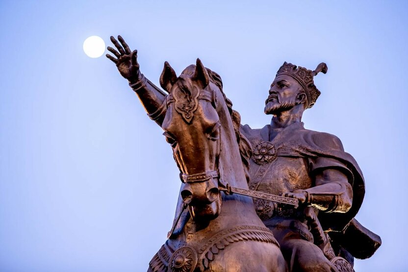 Mamlakatimizda har yili aprel oyi «Amir Temur oyligi» sifatida nishonlanadi